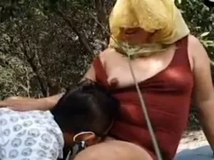 Cặp người vợ gã chồng dâm quay clip sex trong rừng