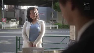 Anh xã yếu không làm lên đỉnh, bà xã lên mạng tìm trai trẻ quan hệ khỏe